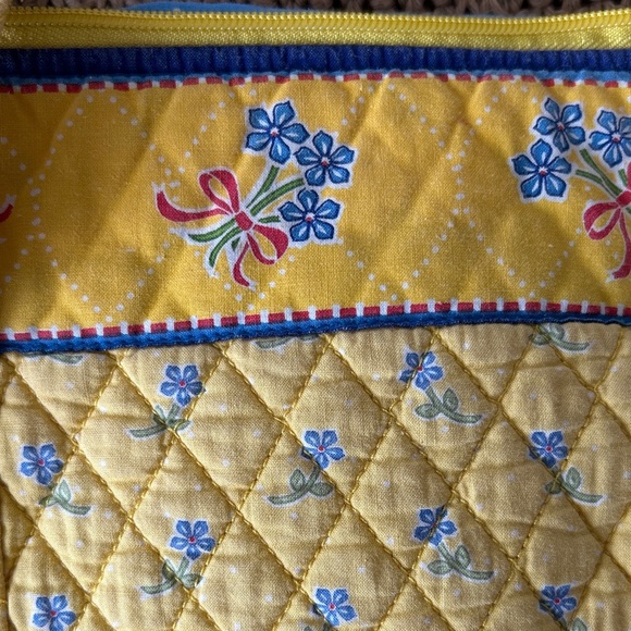 Croft & Barrow Quilted Floral Shoulder Bag Zip Top Purse Pockets Double Handles - Picture 4 of 7